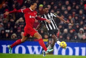 罗马诺：曼联很乐观签下姆贝莫 纽卡不放伊萨克并关注努涅斯