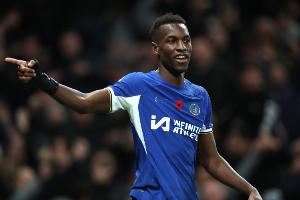 记者：曼联目前没有追求杰克逊，交易条件有重大变化才可能行动