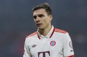 英媒：拜仁不租借帕利尼亚只接受永久转会，球员不想离队