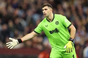 阿媒：斯卡洛尼想锻炼新门将，马丁内斯不会入选本期阿根廷大名单