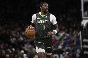 砍下22分！芬奇谈里德：他的表现很不错 投进的球都很流畅